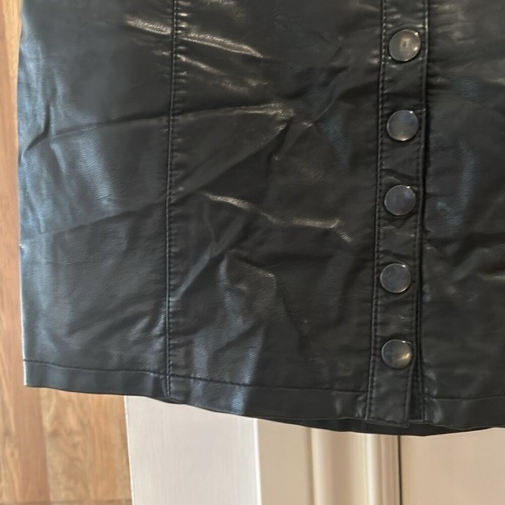 FREE PEOPLE Oh Snap Vegan Leather Miniskirt 8 - Picture 5 of 12
